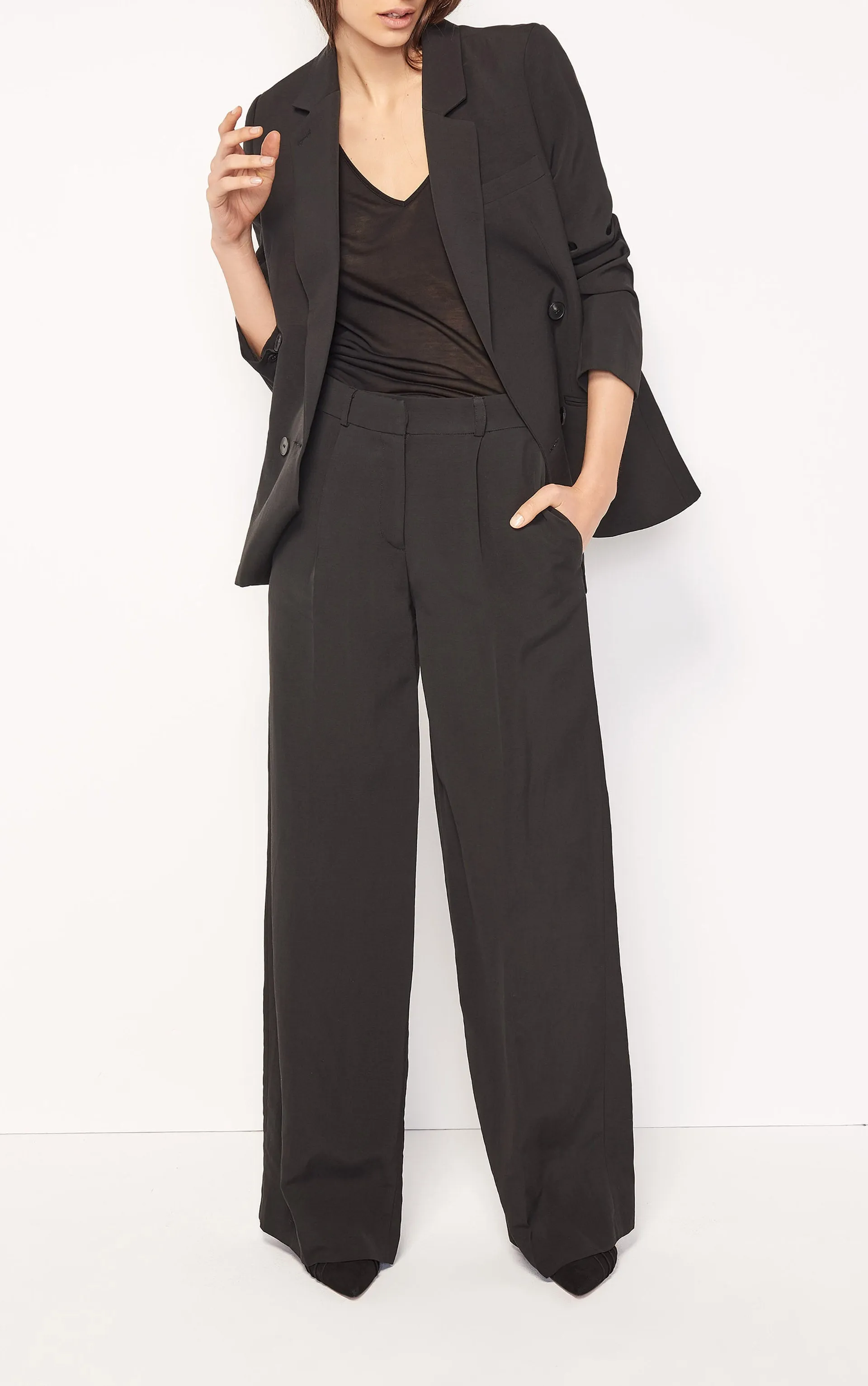 BLACK LONG-SLEEVED BLAZER